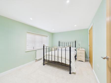 4 bedroom Detached house for sale in Browning Hill Green, Baughurst, RG26