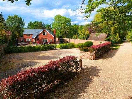 Browning Hill Green, Baughurst, RG26