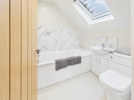 4 bedroom Detached house for sale in Browning Hill Green, Baughurst, RG26
