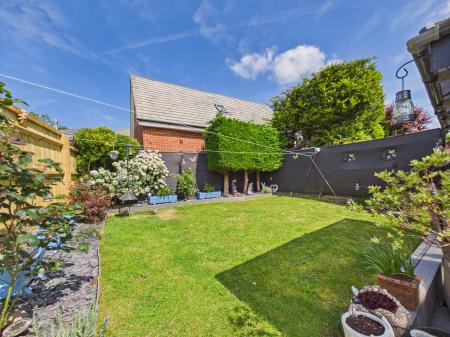 2 bedroom Semi-detached house for sale in Corner House West Street, Tadley, RG26