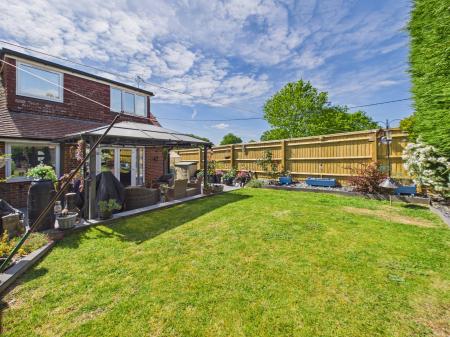 2 bedroom Semi-detached house for sale in Corner House West Street, Tadley, RG26
