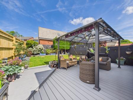 2 bedroom Semi-detached house for sale in Corner House West Street, Tadley, RG26