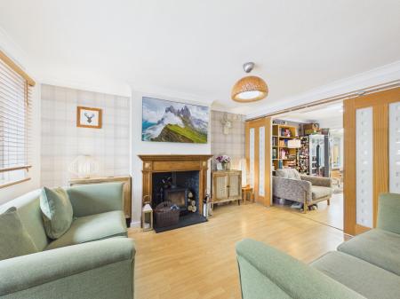 3 bedroom Semi-detached house for sale in Tomlins Close, Tadley, RG26