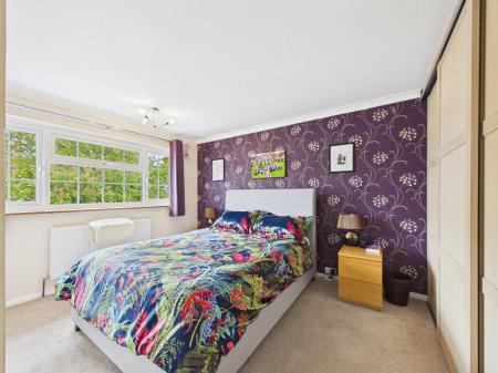 3 bedroom Semi-detached house for sale in Tomlins Close, Tadley, RG26