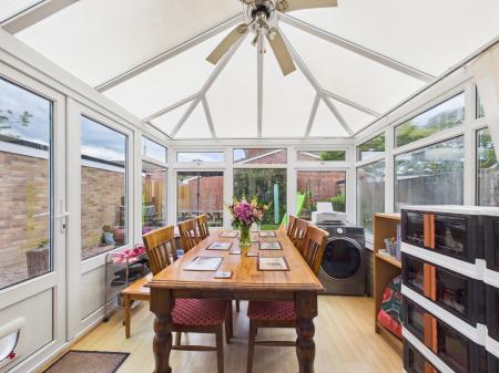 3 bedroom Semi-detached house for sale in Tomlins Close, Tadley, RG26
