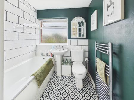3 bedroom Terraced House for sale in Stephens Road, Tadley, RG26