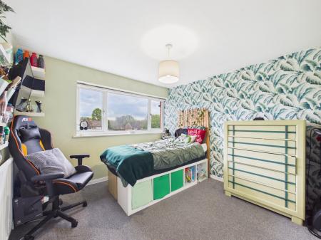 3 bedroom Terraced House for sale in Stephens Road, Tadley, RG26