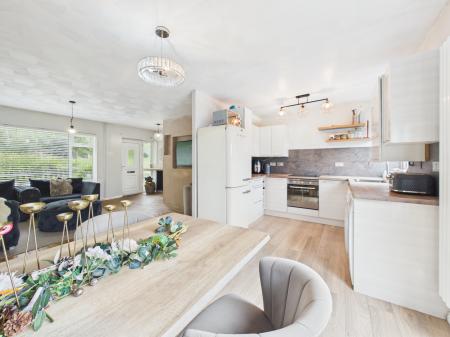 3 bedroom Terraced House for sale in Stephens Road, Tadley, RG26