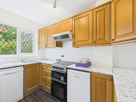 2 bedroom Terraced House to let in Mortimer Gardens, Tadley, RG26