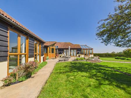5 bedroom Barn Conversion for sale in Drury Lane, Mortimer Common, RG7