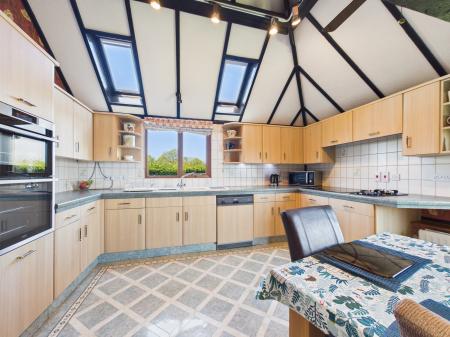 5 bedroom Barn Conversion for sale in Drury Lane, Mortimer Common, RG7