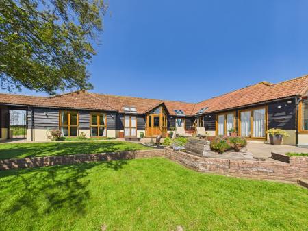 Drury Lane, Mortimer Common, RG7