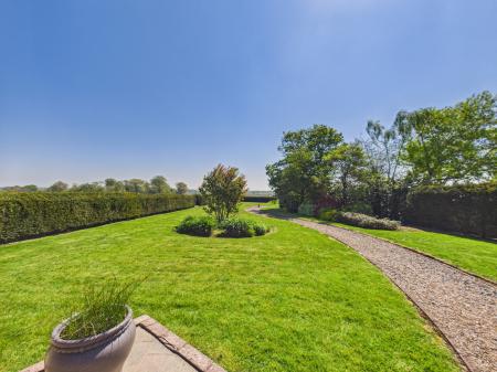 5 bedroom Barn Conversion for sale in Drury Lane, Mortimer Common, RG7
