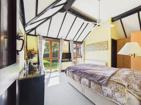 5 bedroom Barn Conversion for sale in Drury Lane, Mortimer Common, RG7