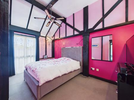 5 bedroom Barn Conversion for sale in Drury Lane, Mortimer Common, RG7