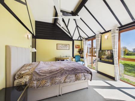 5 bedroom Barn Conversion for sale in Drury Lane, Mortimer Common, RG7