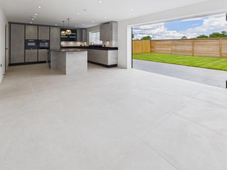 4 bedroom Detached house to let in Aldermaston Road, Pamber Green, Tadley, RG26