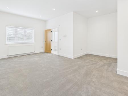 4 bedroom Detached house to let in Aldermaston Road, Pamber Green, Tadley, RG26
