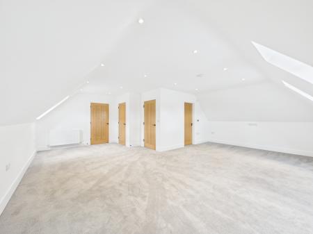4 bedroom Detached house to let in Aldermaston Road, Pamber Green, Tadley, RG26