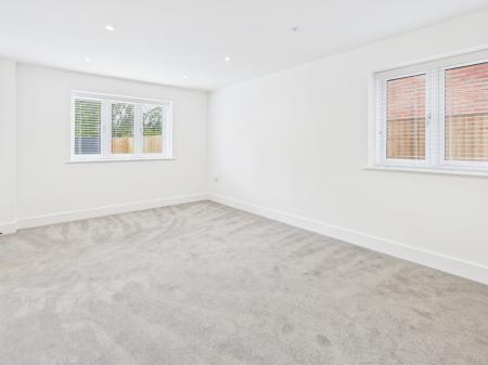 4 bedroom Detached house to let in Aldermaston Road, Pamber Green, Tadley, RG26