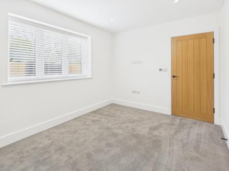 4 bedroom Detached house to let in Aldermaston Road, Pamber Green, Tadley, RG26