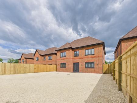 Aldermaston Road, Pamber Green, Tadley, RG26