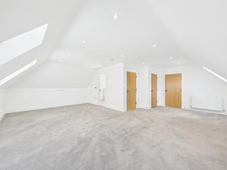 4 bedroom Detached house to let in Aldermaston Road. Pamber Green, Tadley, RG26