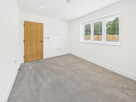 4 bedroom Detached house to let in Aldermaston Road. Pamber Green, Tadley, RG26