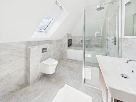4 bedroom Detached house to let in Aldermaston Road. Pamber Green, Tadley, RG26