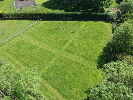 4 bedroom Detached house for sale in Farnham Road, Hook, RG29