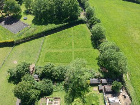 4 bedroom Detached house for sale in Farnham Road, Hook, RG29