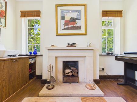 4 bedroom Detached house for sale in Farnham Road, Hook, RG29
