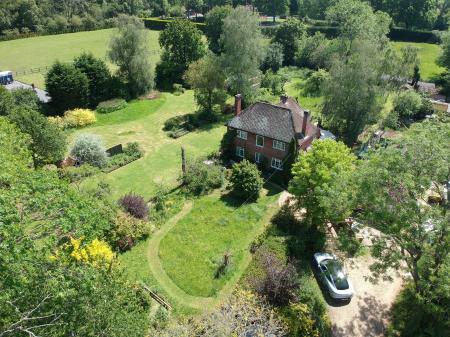 4 bedroom Detached house for sale in Farnham Road, Hook, RG29