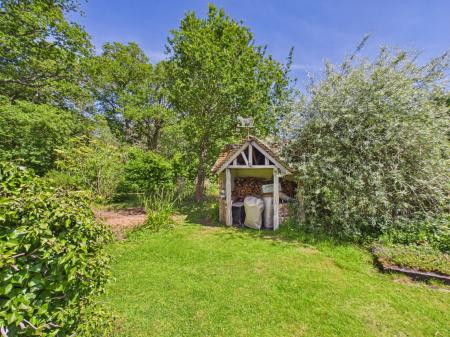 4 bedroom Detached house for sale in Farnham Road, Hook, RG29