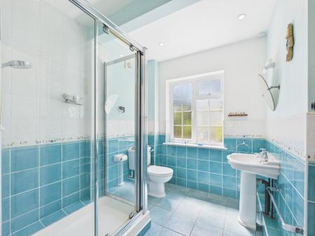 4 bedroom Detached house for sale in Farnham Road, Hook, RG29