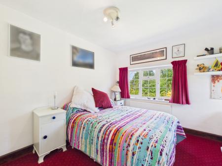 4 bedroom Detached house for sale in Farnham Road, Hook, RG29