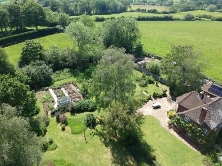 4 bedroom Detached house for sale in Farnham Road, Hook, RG29