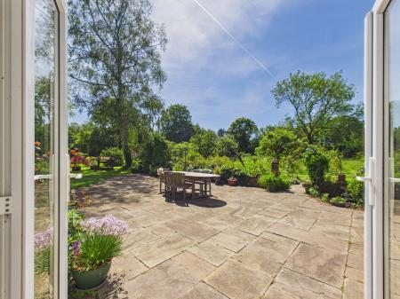 4 bedroom Detached house for sale in Farnham Road, Hook, RG29