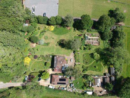 4 bedroom Detached house for sale in Farnham Road, Hook, RG29
