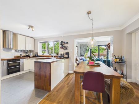 4 bedroom Detached house for sale in Wallis Drive, Bramley, RG26