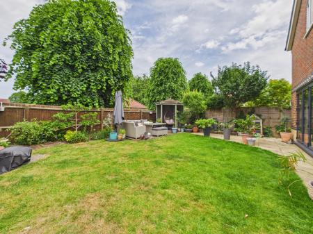 4 bedroom Detached house for sale in Wallis Drive, Bramley, RG26