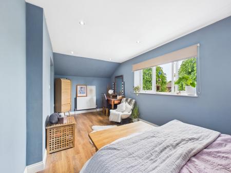 4 bedroom Detached house for sale in Wallis Drive, Bramley, RG26