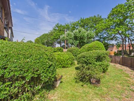 4 bedroom Detached house for sale in Silchester Road, Pamber Heath, RG26
