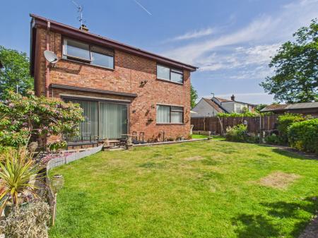 4 bedroom Detached house for sale in Silchester Road, Pamber Heath, RG26