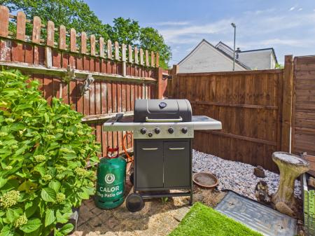 4 bedroom Detached house for sale in Silchester Road, Pamber Heath, RG26