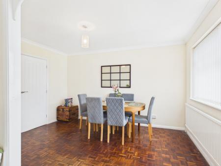 4 bedroom Detached house for sale in Silchester Road, Pamber Heath, RG26