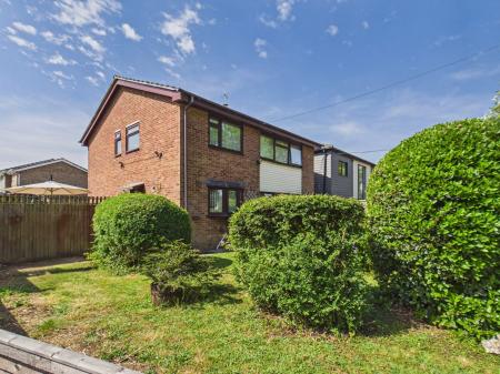 Silchester Road, Pamber Heath, RG26