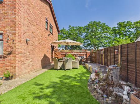 4 bedroom Detached house for sale in Silchester Road, Pamber Heath, RG26