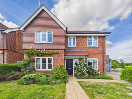 4 bedroom Detached house for sale in Centenary Fields, Bramley, RG26