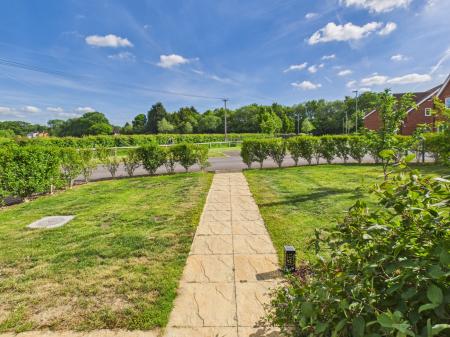 4 bedroom Detached house for sale in Centenary Fields, Bramley, RG26